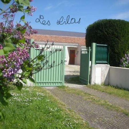 Chambres d'hôtes Les Lilas Ruffec  Extérieur photo