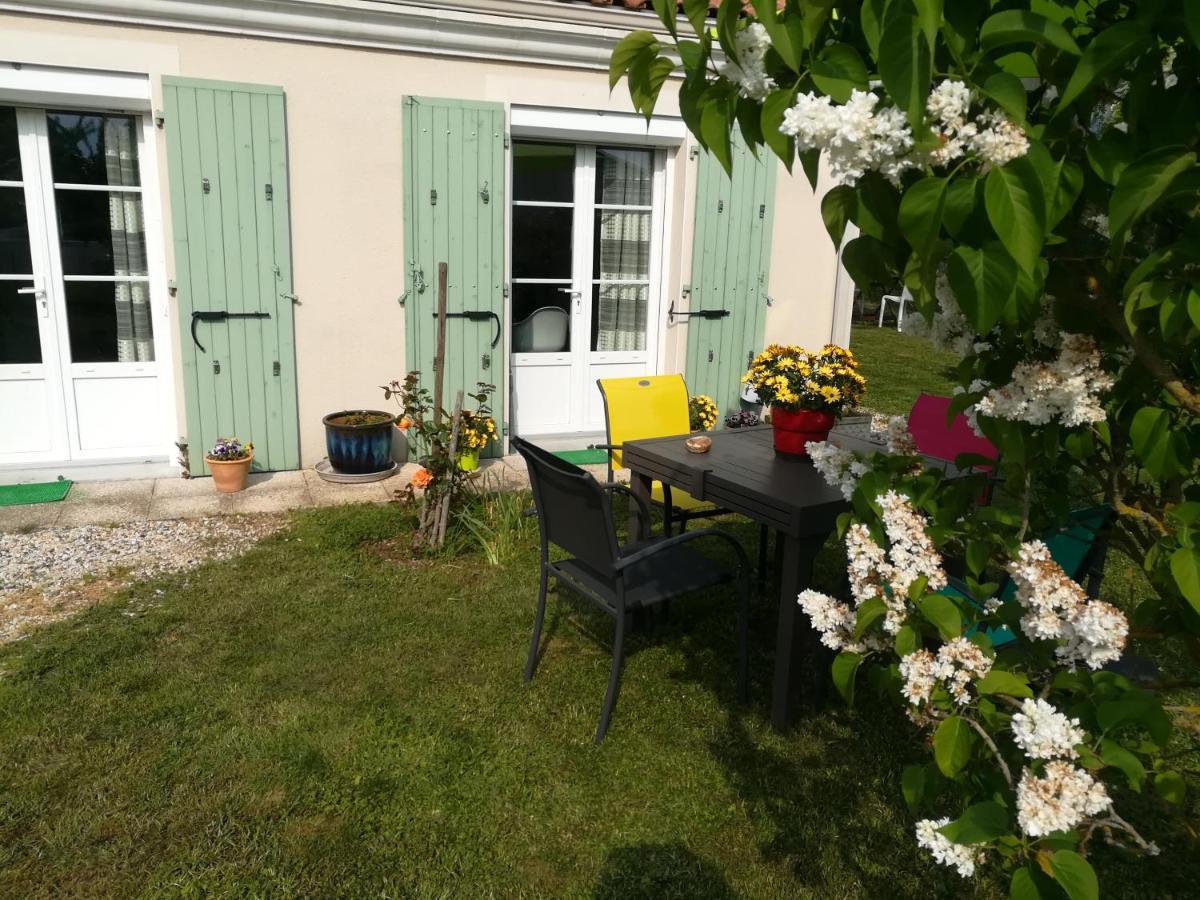 Chambres d'hôtes Les Lilas Ruffec  Extérieur photo